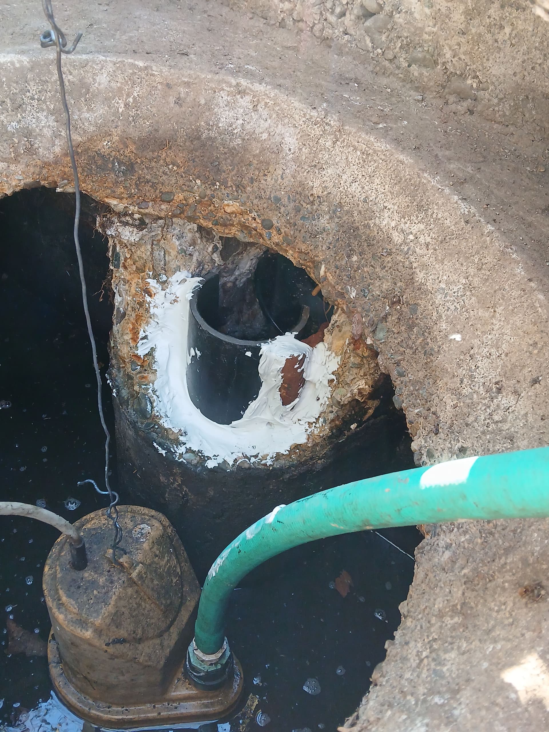 Concrete Septic Tank Baffle Repair in West Santa Rosa